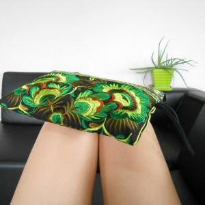 Green Embroidery Clutch Wristlet Bag Black Fabric..
