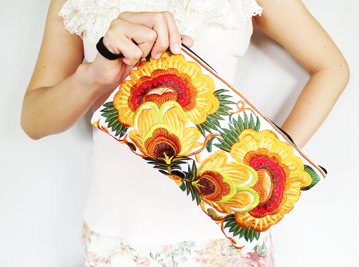 Colorful Gold Cotton Embroidered Purse On White Fabric Of Chinese Hmong Hilltribe Thailand. (kp1052-gowh)