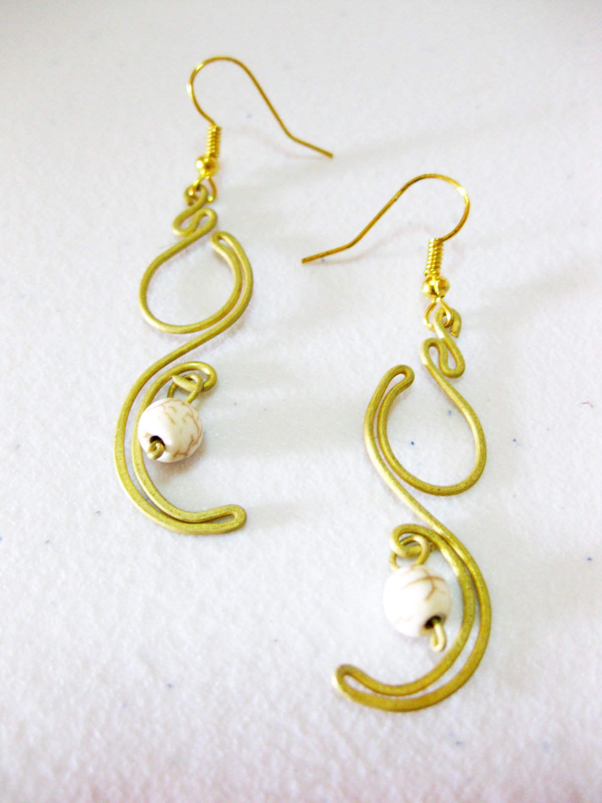Swirl Brass Earrings, Brass Dangle Earrings With White Stones Beads, Fashion Designs, Thailand Handmade Jewelry. (je1017-wh)